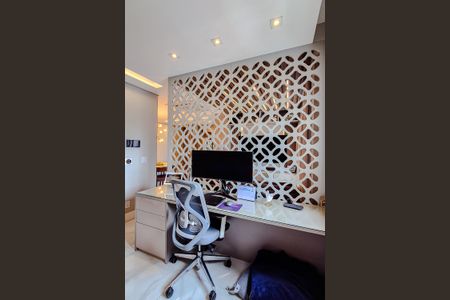 Apartamento à venda com 79m², 2 quartos e 1 vagaEscritório