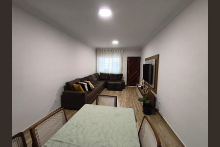 Casa à venda com 125m², 3 quartos e 2 vagasSala