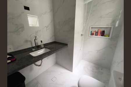 Casa à venda com 125m², 3 quartos e 2 vagasBanheiro