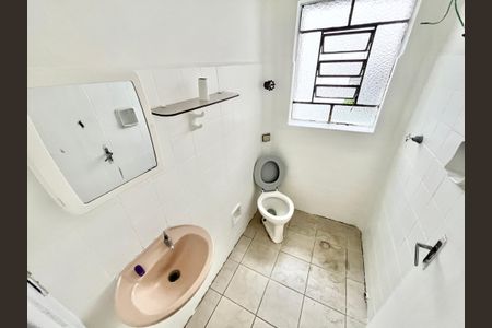Casa de condomínio para alugar com 75m², 2 quartos e sem vaga Casa de condomínio para alugar com 75m², 2 quartos e sem vagaBanheiro