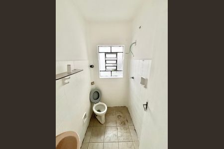 Casa de condomínio para alugar com 75m², 2 quartos e sem vaga Casa de condomínio para alugar com 75m², 2 quartos e sem vagaBanheiro