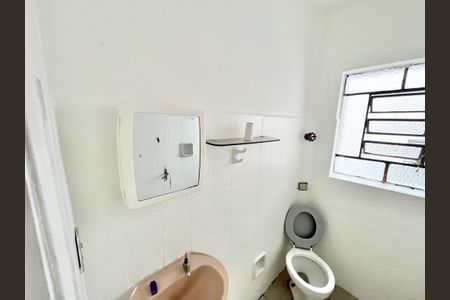 Casa de condomínio para alugar com 75m², 2 quartos e sem vaga Casa de condomínio para alugar com 75m², 2 quartos e sem vagaBanheiro