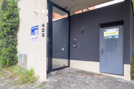 Studio para alugar com 20m², 1 quarto e sem vaga Studio para alugar com 20m², 1 quarto e sem vagaPlaca YIXW-1559