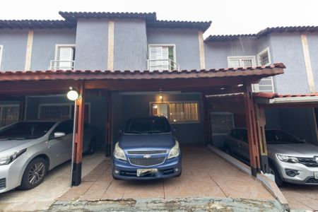 Casa de condomínio à venda com 57m², 2 quartos e 2 vagas Casa de condomínio à venda com 57m², 2 quartos e 2 vagasFachada