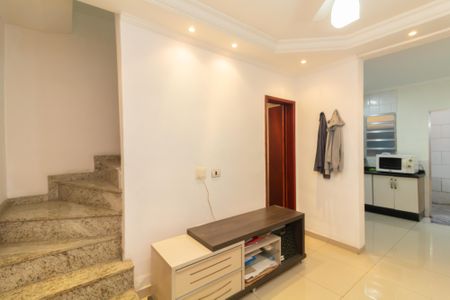 Casa de condomínio à venda com 57m², 2 quartos e 2 vagas Casa de condomínio à venda com 57m², 2 quartos e 2 vagasSala