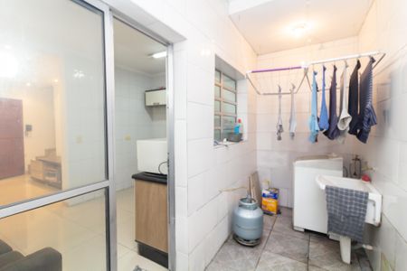 Casa de condomínio à venda com 57m², 2 quartos e 2 vagas Casa de condomínio à venda com 57m², 2 quartos e 2 vagasÁrea de Serviço