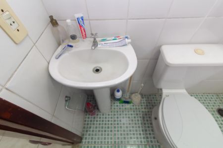 Casa de condomínio à venda com 57m², 2 quartos e 2 vagas Casa de condomínio à venda com 57m², 2 quartos e 2 vagasBanheiro