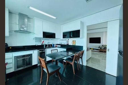 Apartamento para alugar com 4 quartos, 190m² em Pampulha, Belo Horizonte