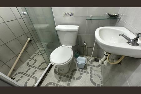 Banheiro  de kitnet/studio para alugar com 1 quarto, 30m² em Recreio dos Bandeirantes, Rio de Janeiro