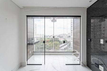 Apartamento à venda com 69m², 3 quartos e 2 vagasVaranda da sala 