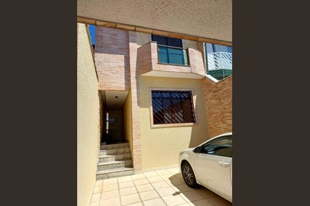 Casa à venda com 160m², 3 quartos e 4 vagasÁrea externa