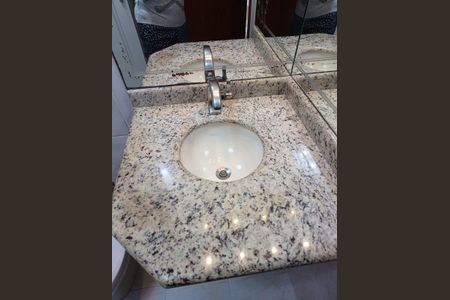Casa à venda com 160m², 3 quartos e 4 vagasBanheiro