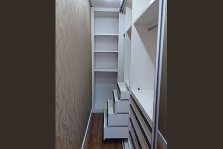 Casa à venda com 160m², 3 quartos e 4 vagasCloset