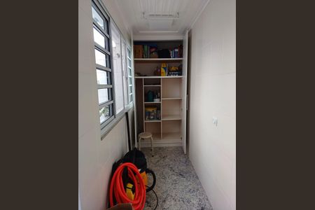 Casa à venda com 160m², 3 quartos e 4 vagasÁrea de serviço