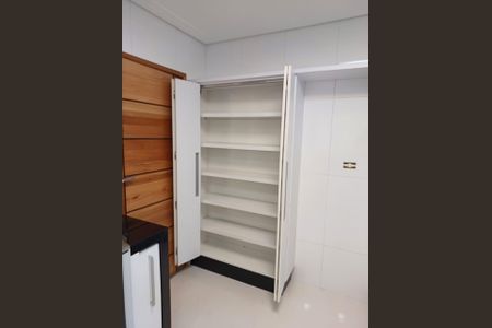 Casa à venda com 160m², 3 quartos e 4 vagasCloset