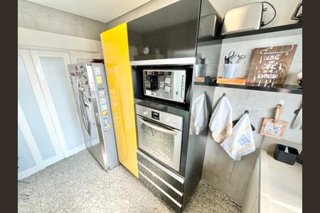 Apartamento à venda com 126m², 3 quartos e 2 vagas Apartamento à venda com 126m², 3 quartos e 2 vagasCozinha