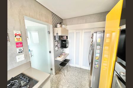 Apartamento à venda com 126m², 3 quartos e 2 vagas Apartamento à venda com 126m², 3 quartos e 2 vagasCozinha