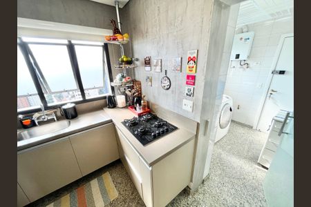 Apartamento à venda com 126m², 3 quartos e 2 vagas Apartamento à venda com 126m², 3 quartos e 2 vagasCozinha