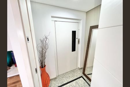 Apartamento à venda com 126m², 3 quartos e 2 vagas Apartamento à venda com 126m², 3 quartos e 2 vagasHall de entrada do apartamento