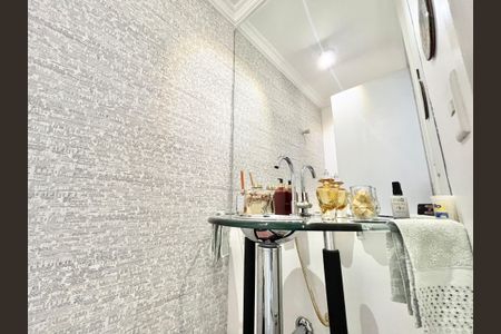 Apartamento à venda com 126m², 3 quartos e 2 vagas Apartamento à venda com 126m², 3 quartos e 2 vagasLavabo