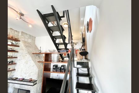 Apartamento à venda com 126m², 3 quartos e 2 vagas Apartamento à venda com 126m², 3 quartos e 2 vagasSala de TV