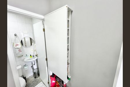 Apartamento à venda com 126m², 3 quartos e 2 vagas Apartamento à venda com 126m², 3 quartos e 2 vagasDespensa
