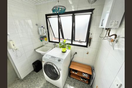 Apartamento à venda com 126m², 3 quartos e 2 vagas Apartamento à venda com 126m², 3 quartos e 2 vagasÁrea de Serviço