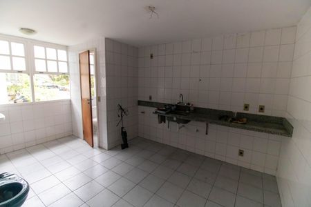 Apartamento à venda com 132m², 3 quartos e 1 vaga Apartamento à venda com 132m², 3 quartos e 1 vagaCozinha e Área de Serviço