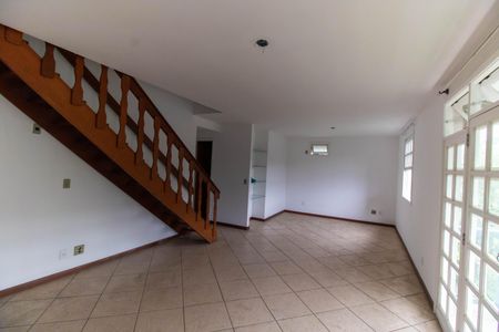 Apartamento à venda com 132m², 3 quartos e 1 vaga Apartamento à venda com 132m², 3 quartos e 1 vagaSala