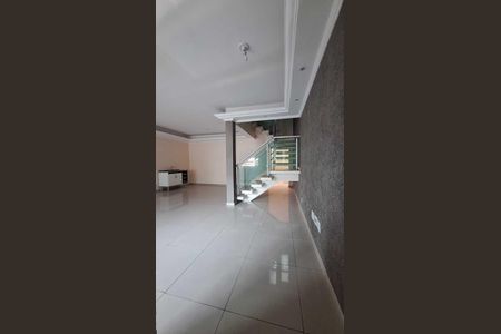 Cozinha de apartamento para alugar com 2 quartos, 175m² em Parque Gerassi, Santo André