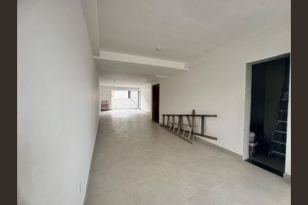 Casa à venda com 212m², 3 quartos e 5 vagasFoto 01