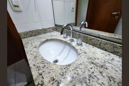 Apartamento à venda com 75m², 3 quartos e 1 vaga Apartamento à venda com 75m², 3 quartos e 1 vagaBanheiro da Suíte