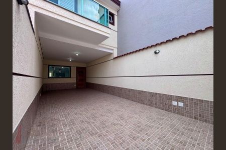 Casa à venda com 124m², 3 quartos e 2 vagasFoto 01