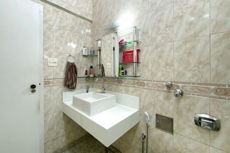 Apartamento para alugar com 130m², 3 quartos e sem vagaBanheiro