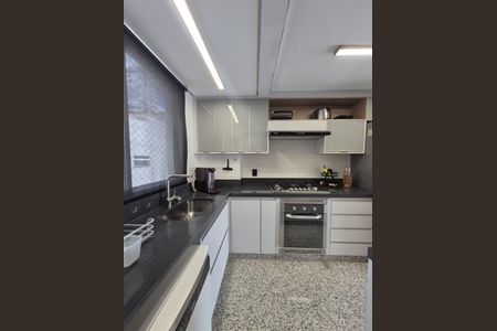 Apartamento à venda com 176m², 3 quartos e 3 vagas