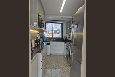 Apartamento à venda com 176m², 3 quartos e 3 vagas