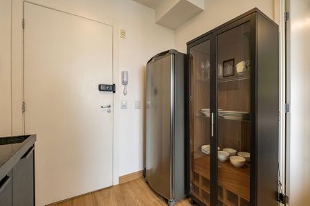 Sala/Cozinha de apartamento à venda com 1 quarto, 24m² em Pinheiros, São Paulo
