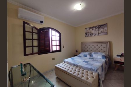 Quarto de casa à venda com 3 quartos, 175m² em Bandeiras, Osasco
