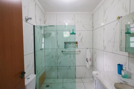 Casa de condomínio à venda com 300m², 3 quartos e sem vaga Casa de condomínio à venda com 300m², 3 quartos e sem vagaBanheiro da Suíte