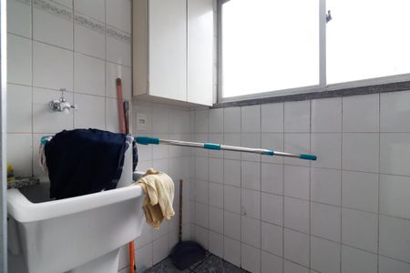 Apartamento para alugar com 57m², 2 quartos e 1 vaga Apartamento para alugar com 57m², 2 quartos e 1 vagaCozinha e Área de Serviço