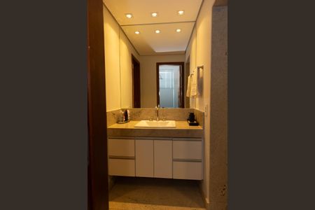 Apartamento para alugar com 284m², 4 quartos e 4 vagasBanheiro