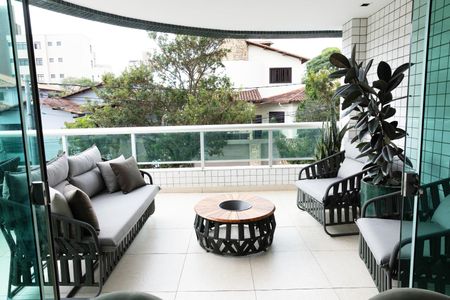 Apartamento para alugar com 284m², 4 quartos e 4 vagasVaranda