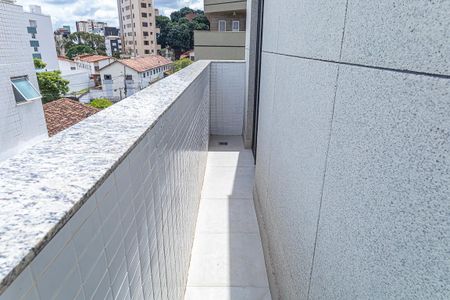 Apartamento à venda com 264m², 4 quartos e 3 vagasVaranda 2