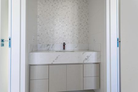 Apartamento à venda com 264m², 4 quartos e 3 vagasBanheiro das suítes 1 e 2 