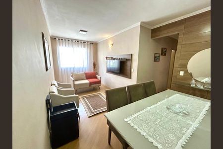 Sala de apartamento à venda com 2 quartos, 56m² em Jardim Cocaia, Guarulhos