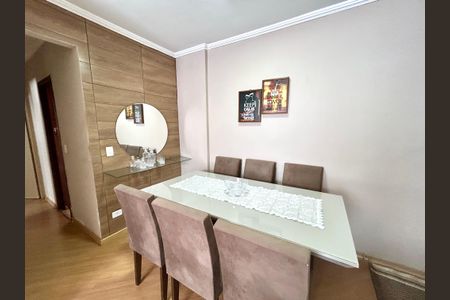 Sala de apartamento à venda com 2 quartos, 56m² em Jardim Cocaia, Guarulhos
