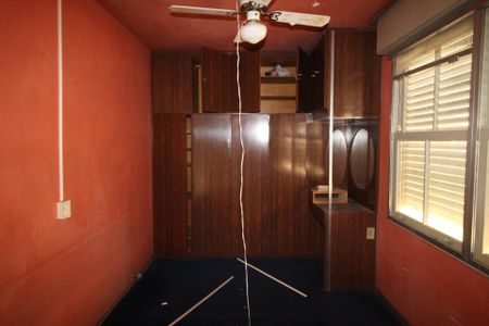 Quarto 2 de casa à venda com 4 quartos, 150m² em Jardim Sabará, Porto Alegre