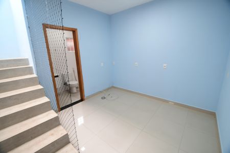 Sala de casa de condomínio à venda com 2 quartos, 84m² em Vila Nogueira, Campinas