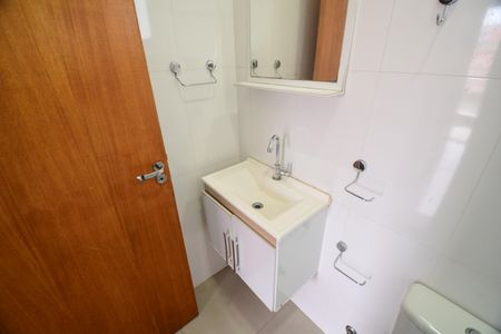 Casa de condomínio à venda com 84m², 2 quartos e 2 vagasBanheiro Suíte