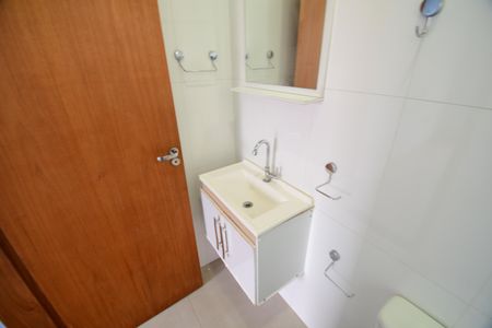 Casa de condomínio à venda com 84m², 2 quartos e 2 vagasBanheiro Suíte